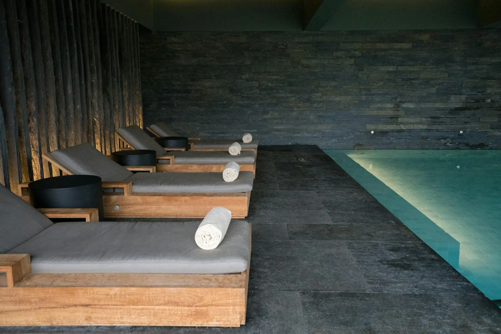 Piscine moderne Magiline à Bordeaux, contexte d'intervention diagnostic fuite