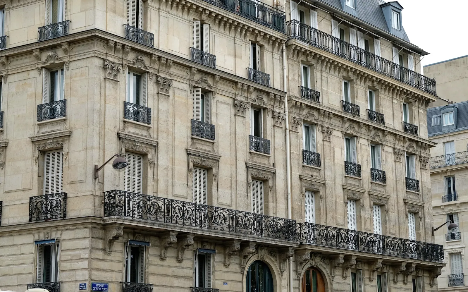 Immeuble haussmannien à Bordeaux : intervention syndic et copropriété recherche de fuite et chemisage